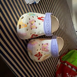 CROCS Kids' Sandals - White with Purple Strap